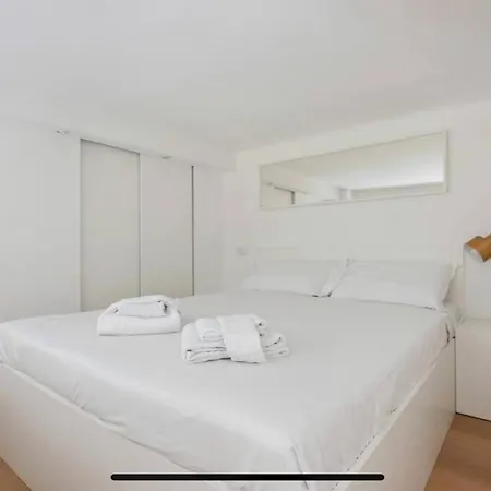 Giusti Two-bedroom Duplex - Arco Della Pace & Sempione Park - Sleeps 5 Apartman *