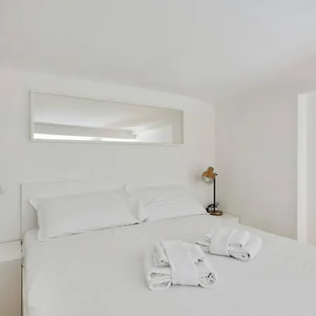 Giusti Two-bedroom Duplex - Arco Della Pace & Sempione Park - Sleeps 5 * Milánó